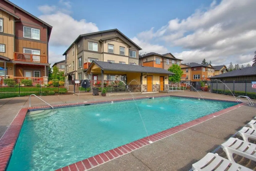 JLL Income Property Trust Acquires Luxury Apartment Community in Suburban Portland
